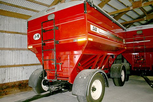Property photo 13 - FARM EQUIPMENT AUCTION IN ADAMS COUNTY, INDIANA